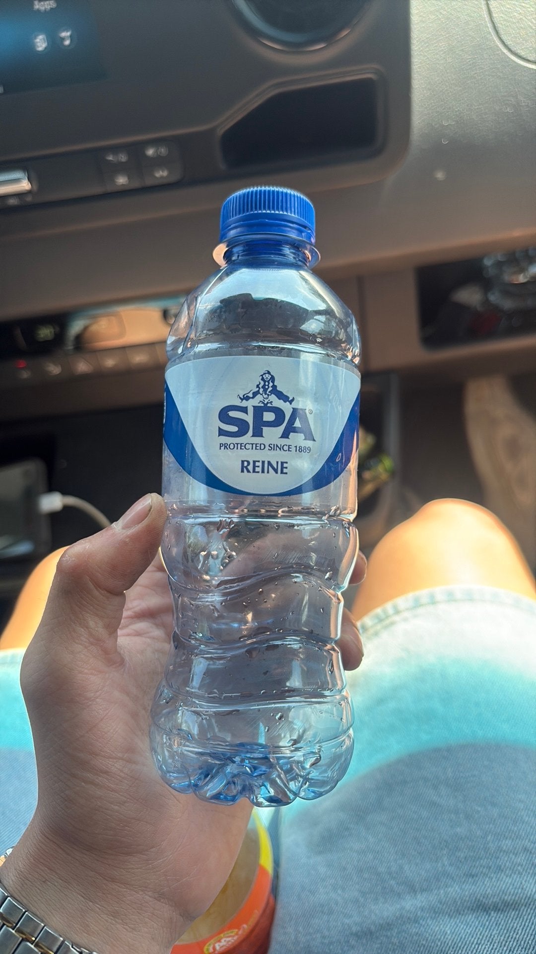Flesje water, water heb ik zelf opgedronken, Ophalen of Verzenden