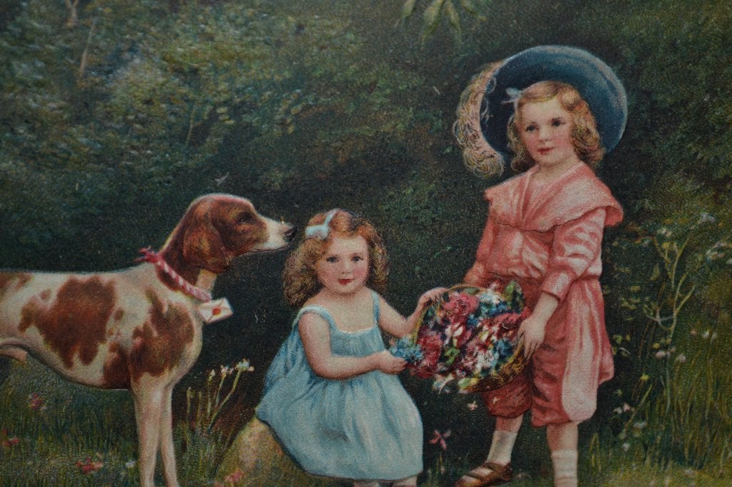 frankrijk 1908 relief twee meisjes hond mand bloemen, Ophalen of Verzenden, Voor 1920, Ongelopen, Sterren en Beroemdheden