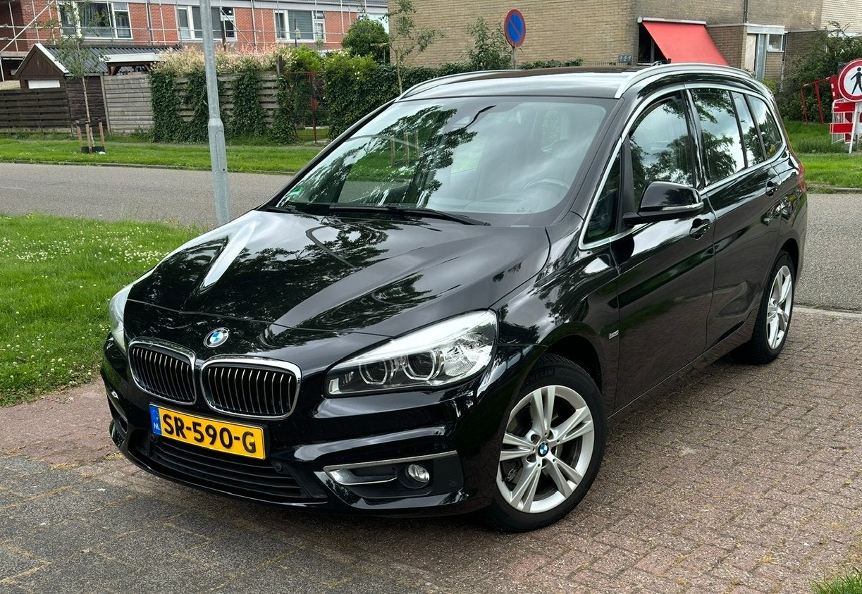 BMW 2-Serie Gran Tourer 218i 175pk* Aut 7p. 2018 Zwart, Auto's, Dealer onderhouden, 136 pk, Zwart, 2-Serie Gran Tourer