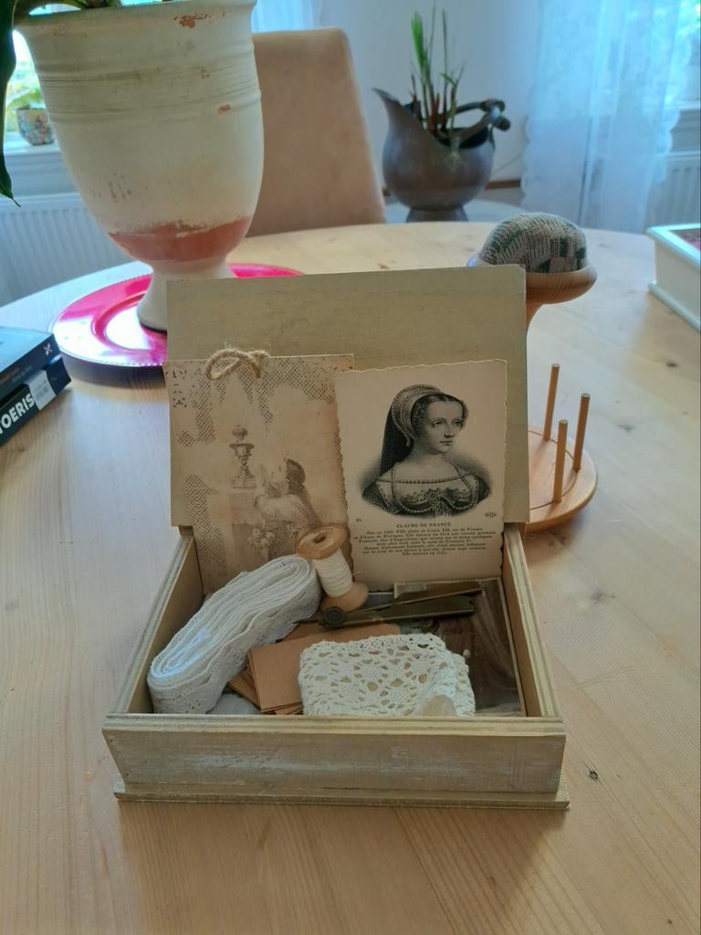 Vintage Brocante Naaidoosje met Accessoires, Ophalen of Verzenden