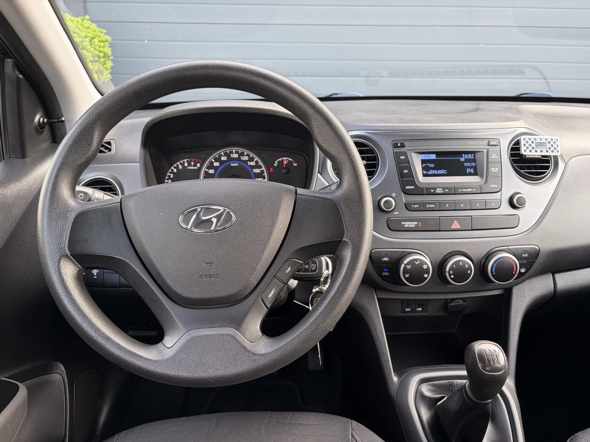 Hyundai i10 1.0i i-Motion ✓Recent beurt gehad✓Airco✓5, Voorwielaandrijving, Stof, Gebruikt, 31 €/maand
