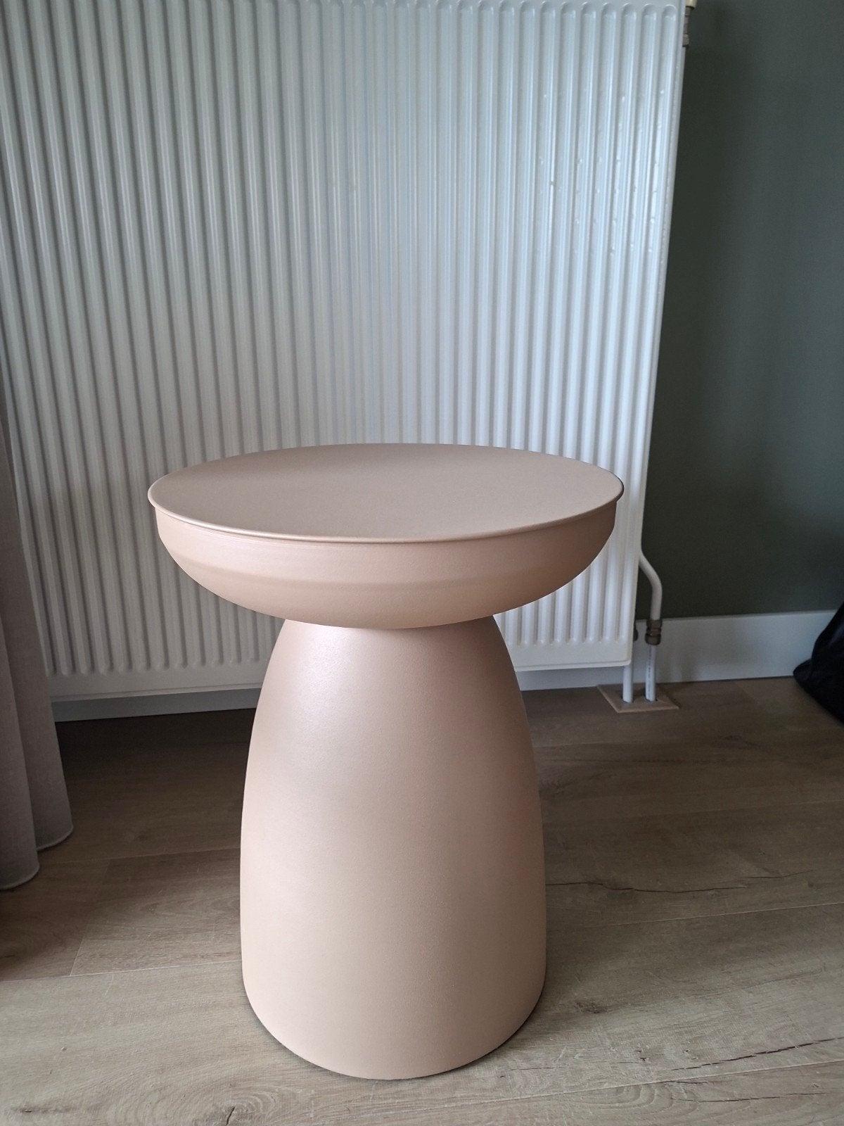 Leuke greige Archie bijzettafel van Loods5, Ophalen, 50 – 75, Minder dan 50 cm, 50 tot 100 cm