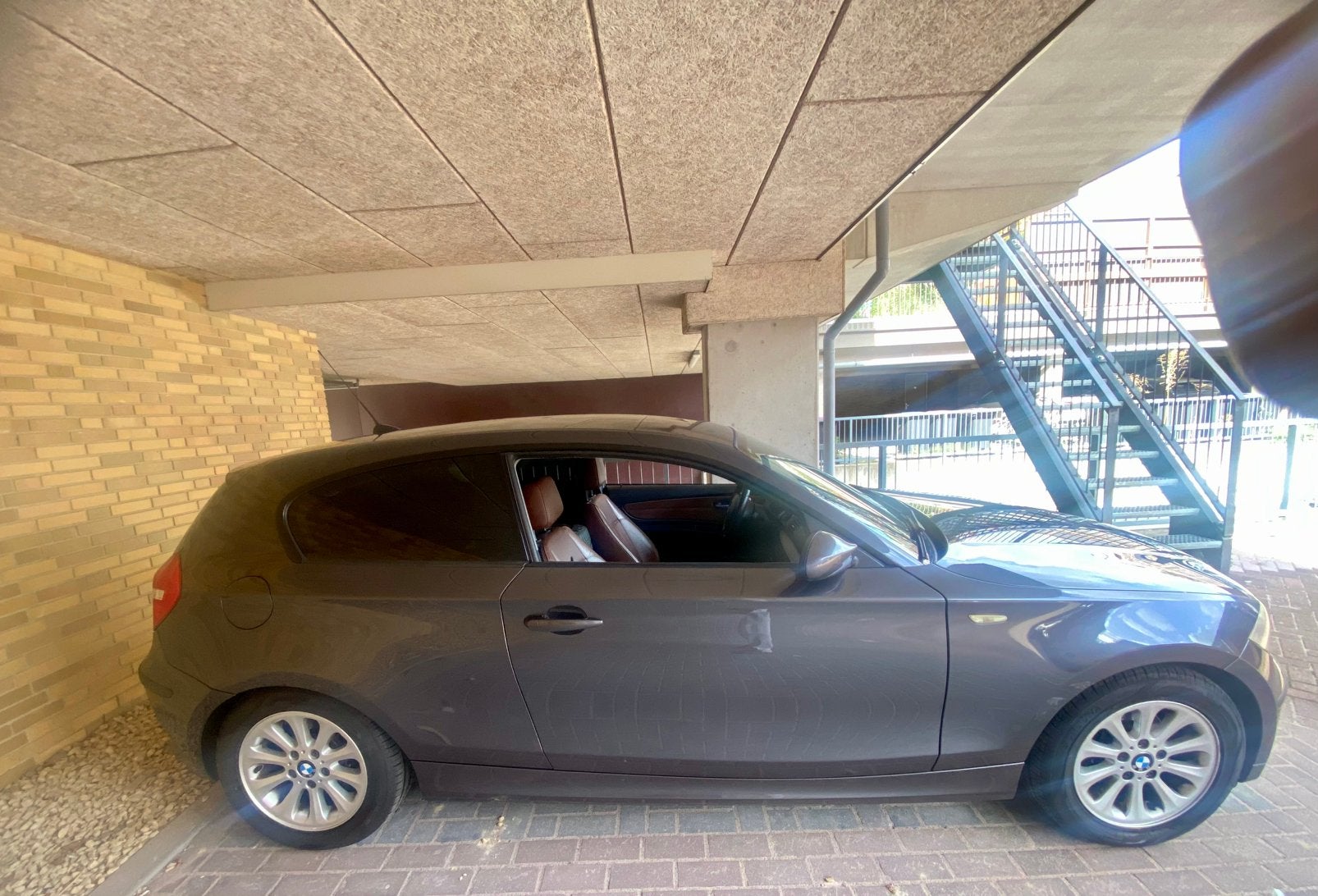 BMW 1-Serie 1.6 116I 3DR AUT 2008 Grijs, Achterwielaandrijving, 1599 cc, 4 cilinders, 4 stoelen
