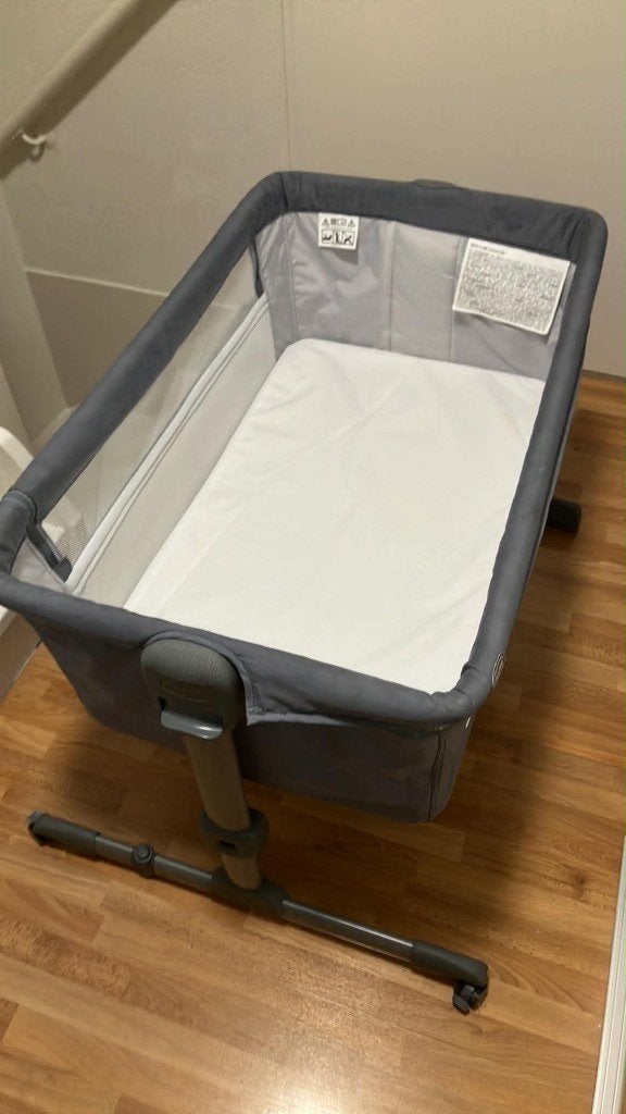 Chicco Next2me Essential Co-Sleeper, Kinderen en Baby's, Kinderkamer | Bedden, Zo goed als nieuw, Minder dan 140 cm, Minder dan 70 cm