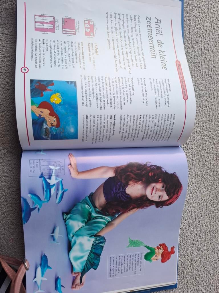 Het Grote Disney Verkleedboek - Magische patronen, Ophalen of Verzenden, Zo goed als nieuw, Disney, Non-fictie