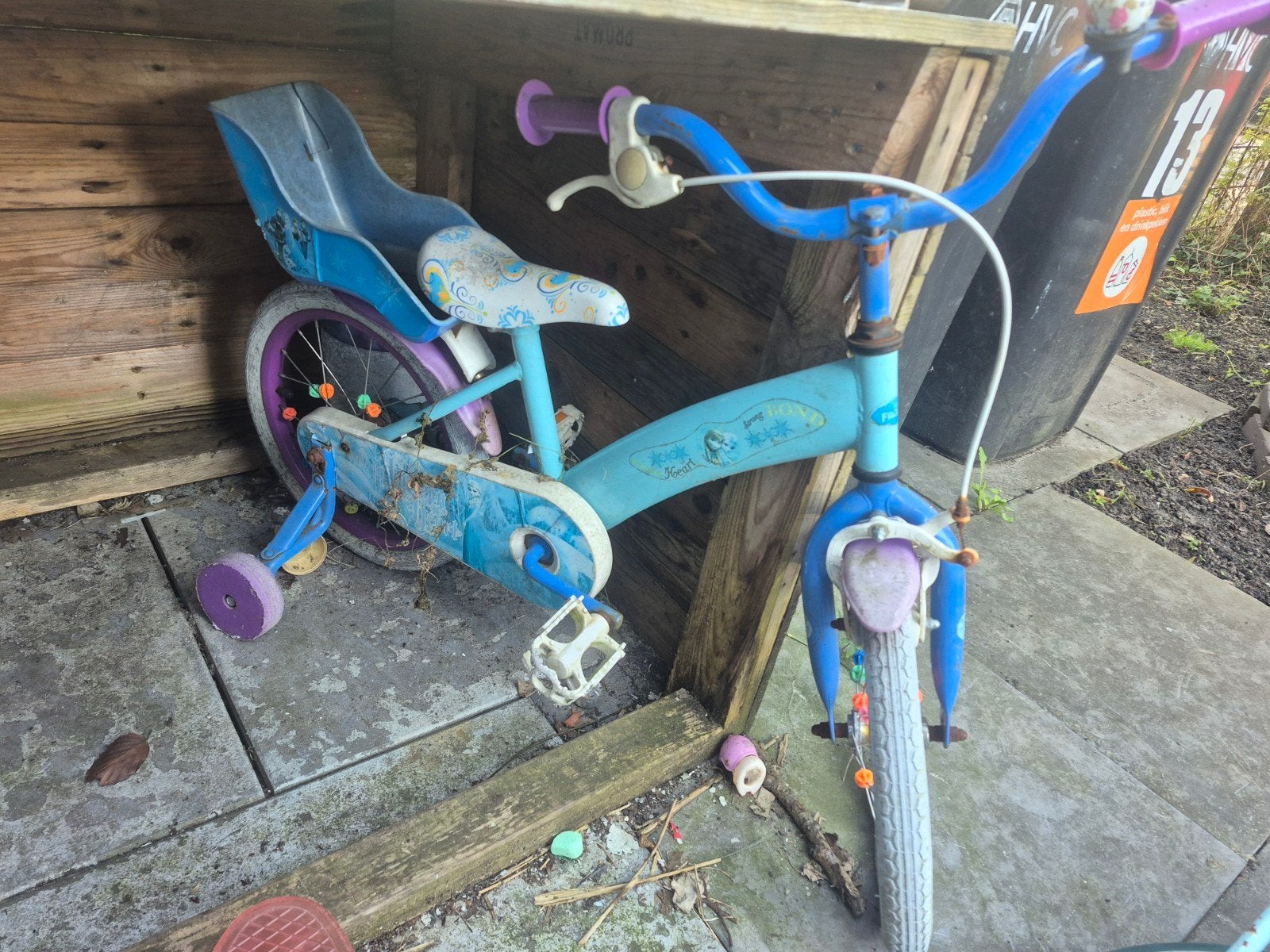 Kinderfiets - banden leeg, verder in goede staat, Ophalen of Verzenden, Gebruikt, 16 tot 20 inch, Zijwieltjes