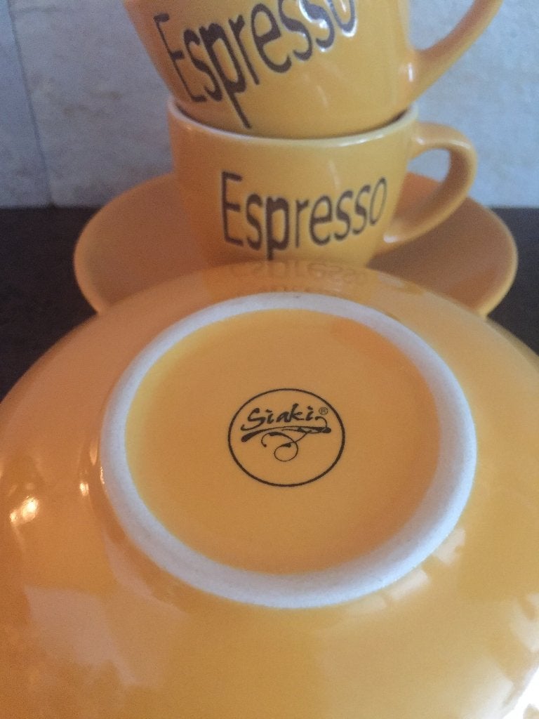 2 gele Espresso kop en schotels met lepels, Ophalen