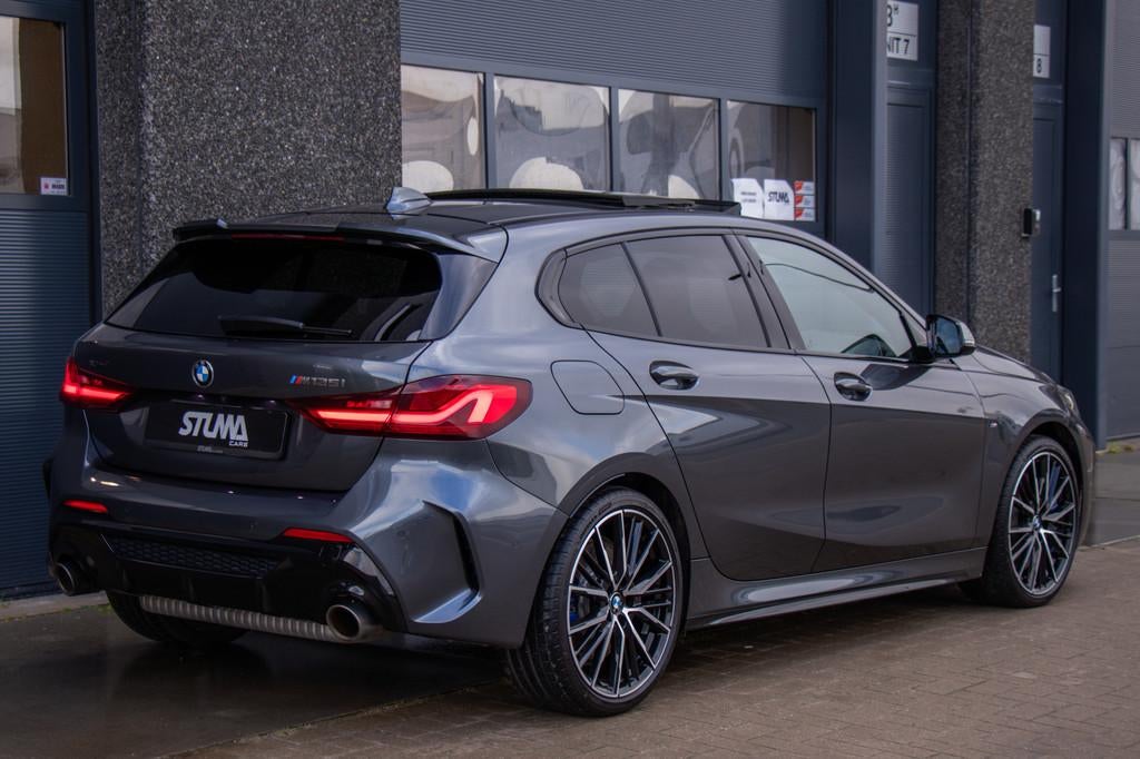 BMW 1 Serie M135i xDrive | Pano | Shadow-Line | LED Projecto, 1998 cc, Gebruikt, 4 cilinders, Alcantara