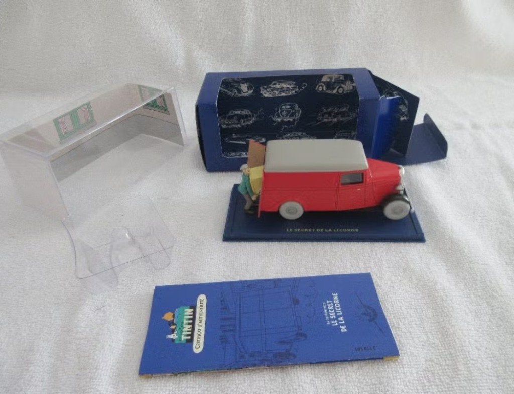 Kuifje bestelwagen uit Het Geheim van de Eenhoorn Moulinsart, Verzamelen, Ophalen of Verzenden, Kuifje, Zo goed als nieuw, Beeldje of Figuurtje