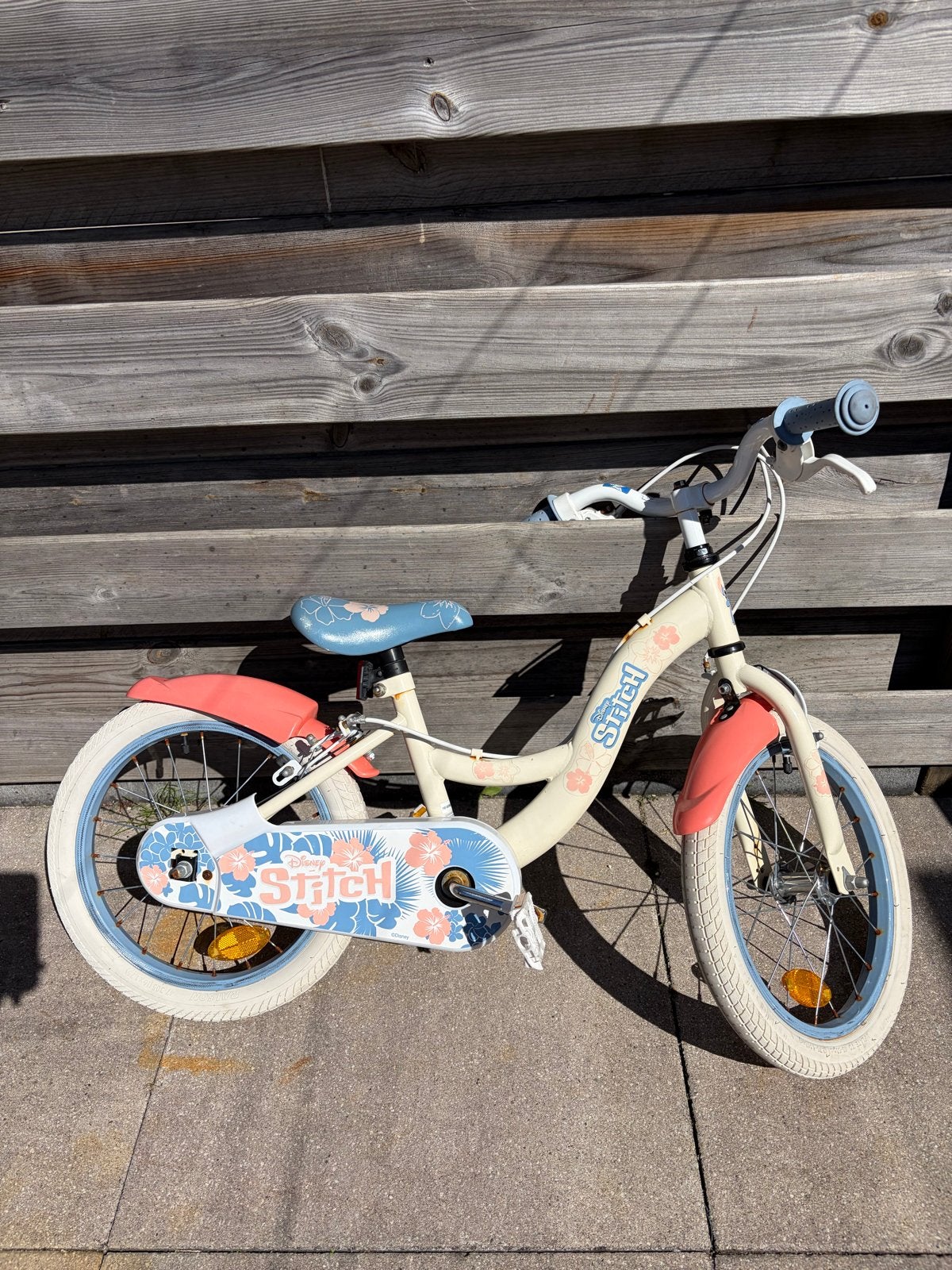 Stitch kinderfiets 16 inch - Zo goed als nieuw, Ophalen, Gebruikt, Terugtraprem, 16 tot 20 inch