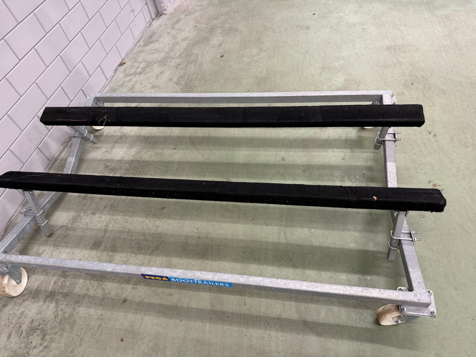 Opslag beun voor sloep of waterscooter