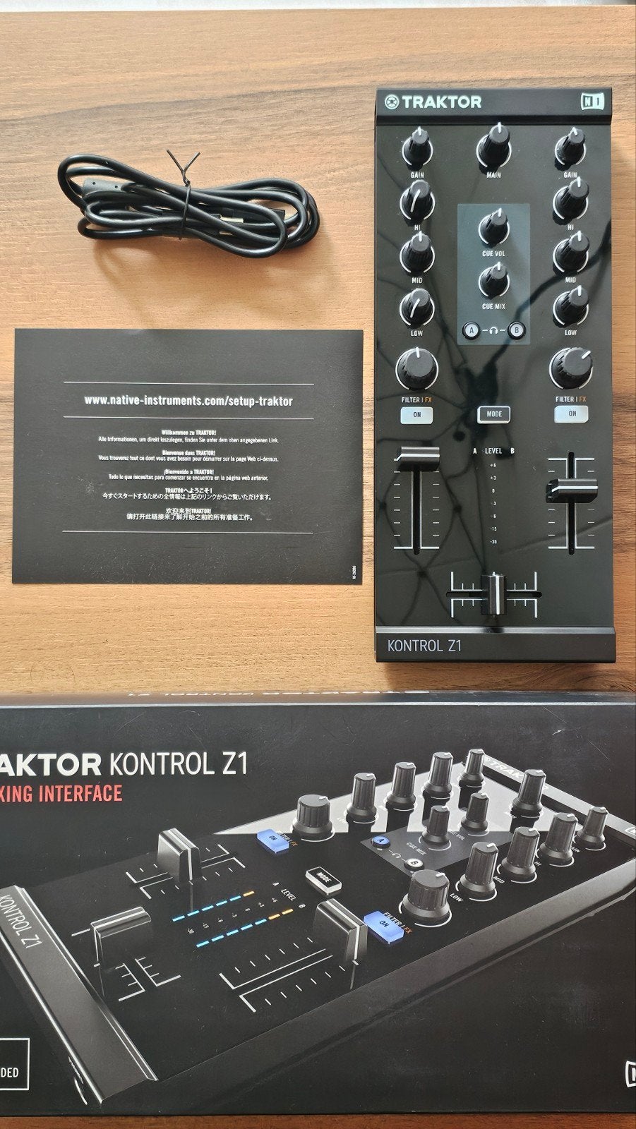 Foto 7 van Native Instruments Traktor Kontrol Z1 DJ-controller
