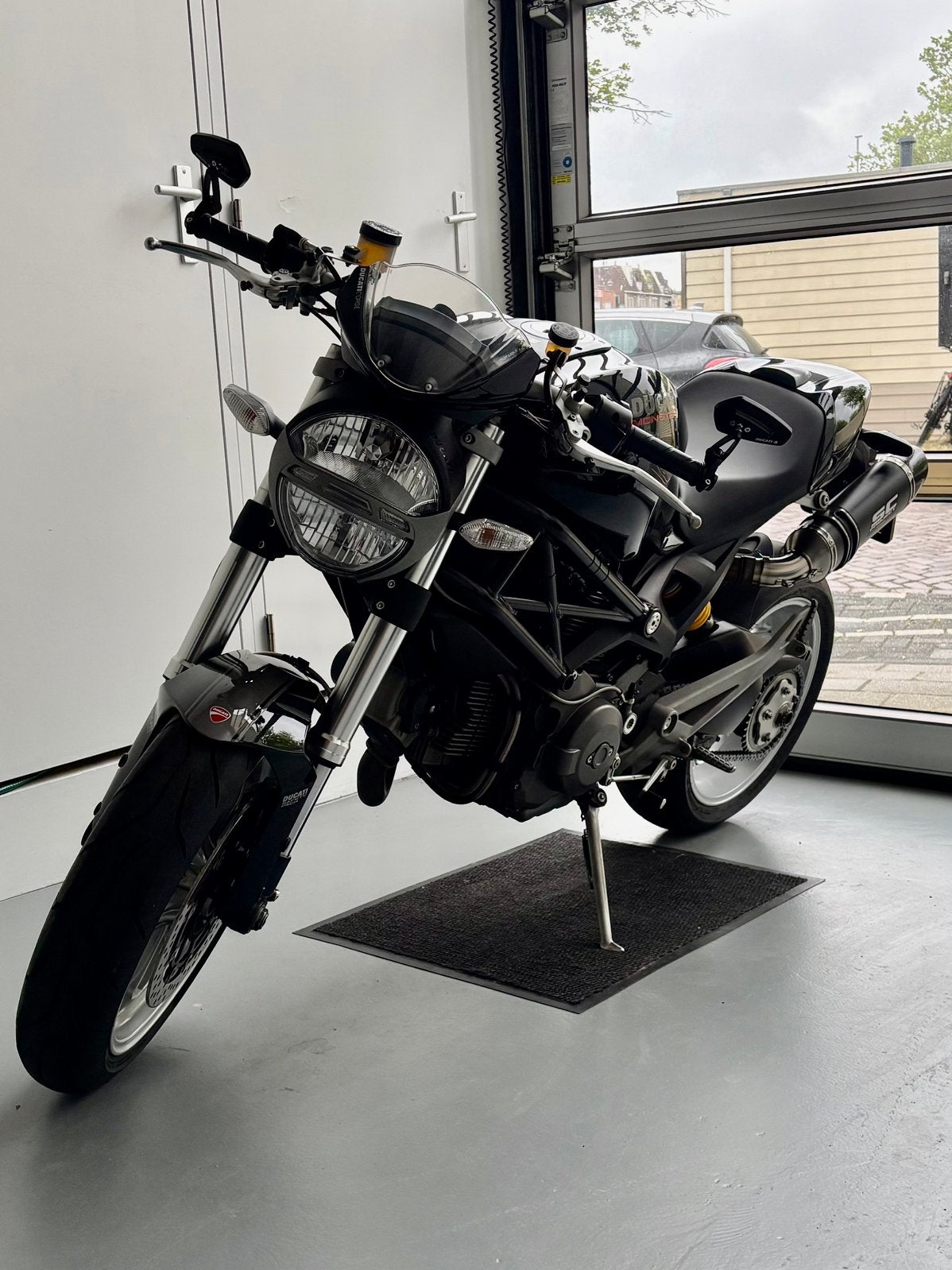 Ducati Monster 1100 ABS, Motoren, 2 cilinders, Motorrijbewijs A, Gebruikt, Particulier