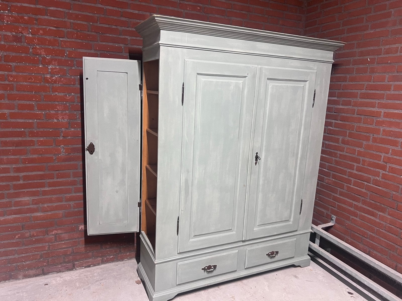 Antieke linnenkast met extra zijdeur en planken, Ophalen