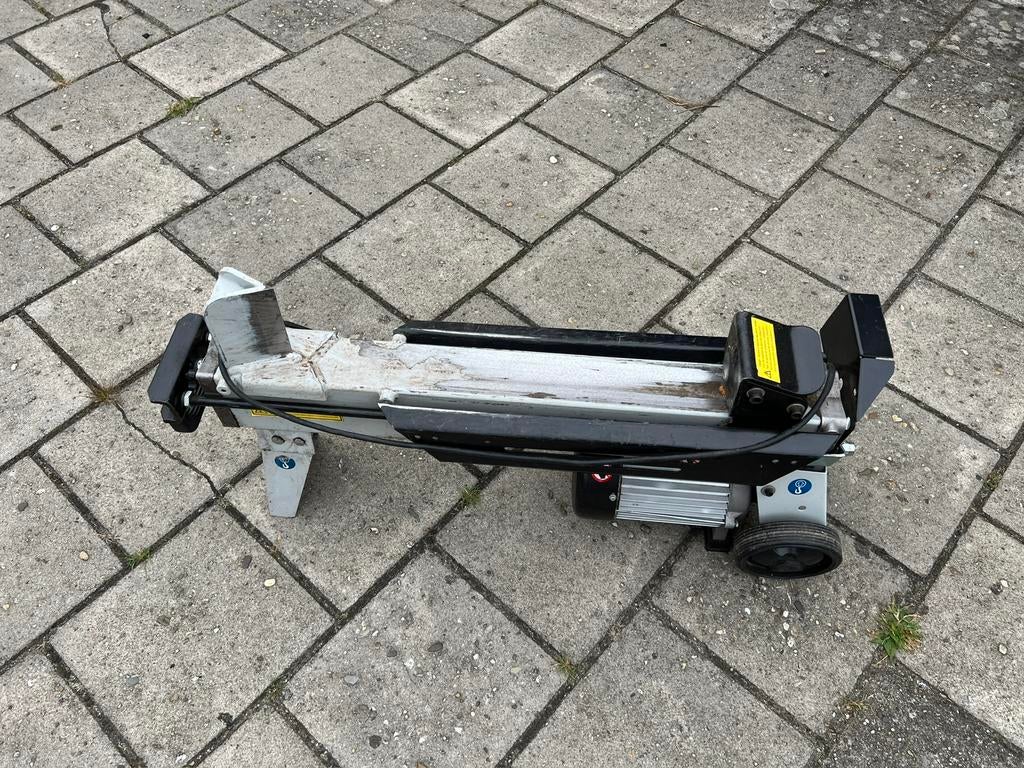 Kloofmachine te huur!, Tuin en Terras, Kloofmachines, Zo goed als nieuw, Liggend, Ophalen of Verzenden