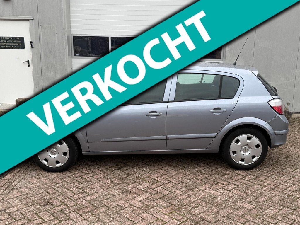 Opel Astra 1.6 Essentia, Voorwielaandrijving, 15 km/l, Gebruikt, 4 cilinders