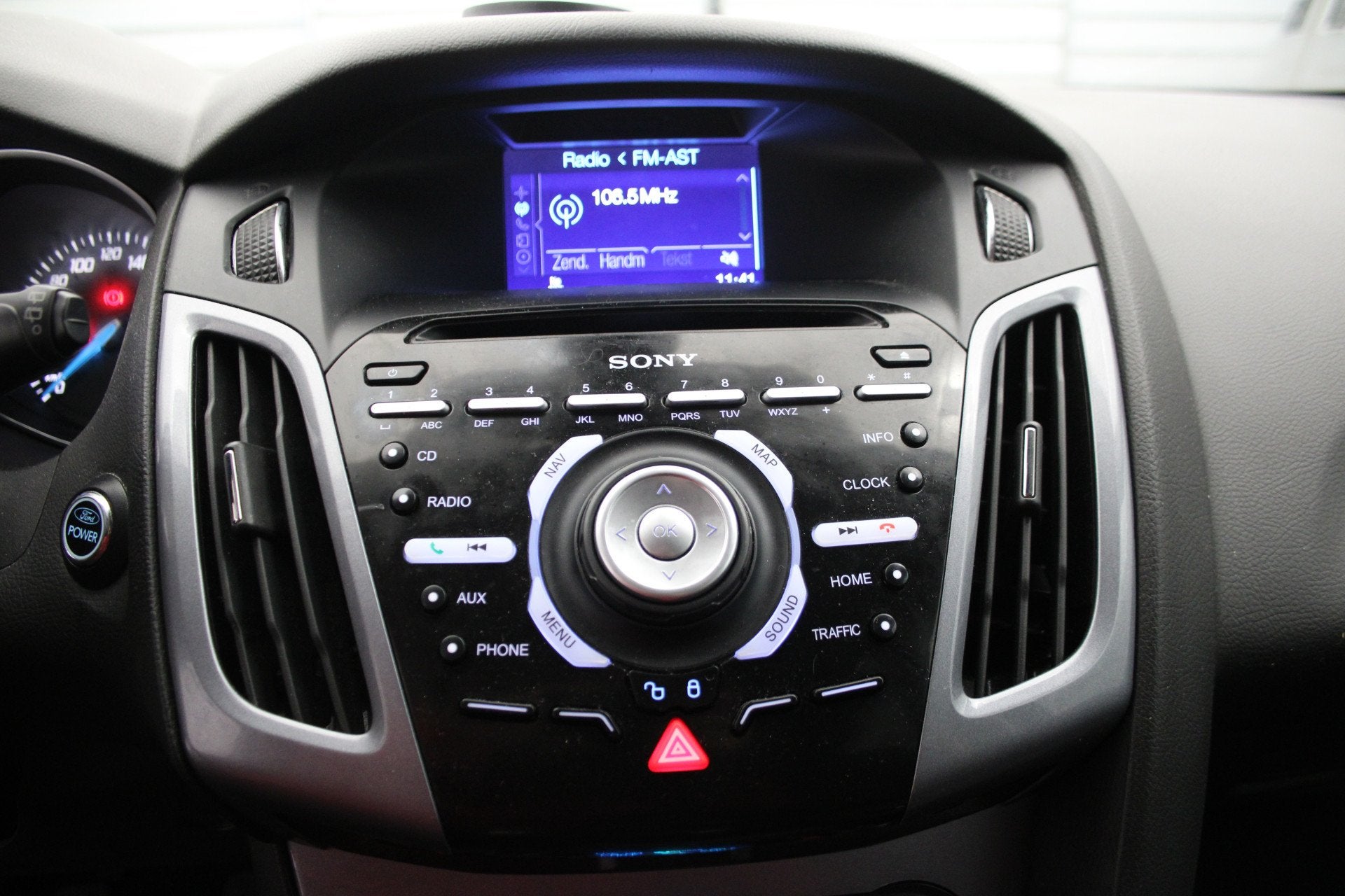 Foto 18 van Ford FOCUS Wagon 1.0 EcoBoost Titanium nette station met tre