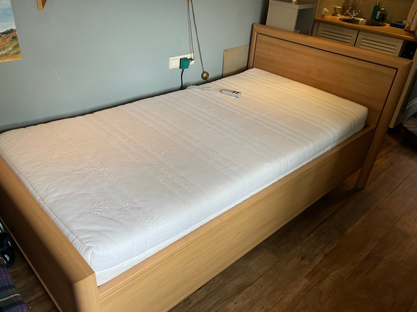 Elektrisch verstelbaar bed, Ophalen, Verstelbaar, 90 cm, Eenpersoons