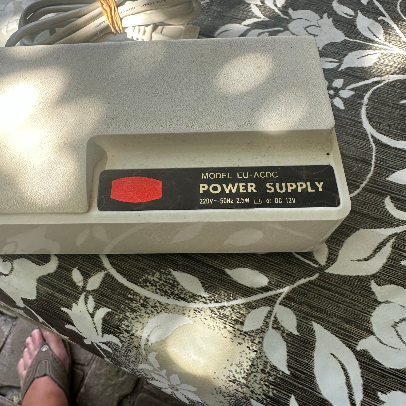 EU-ACDC Power Supply 220V~50Hz 2.5W of DC 12V, Audio, Tv en Foto, Audiokabels en Televisiekabels, Ophalen of Verzenden, Gebruikt