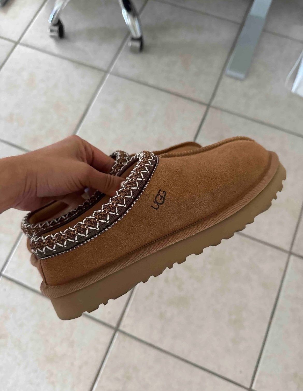 UGG Tasman Chestnut, Verzenden, Nieuw, Bruin, Pantoffels of Sloffen