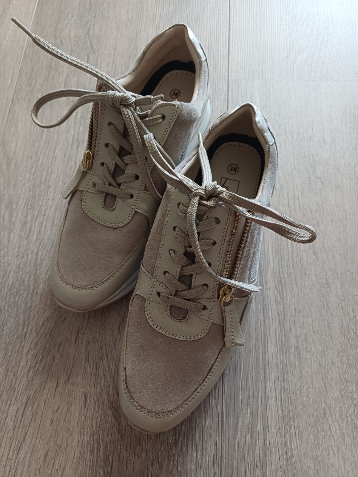 Medicus sneakers maat 38 - Zo goed als nieuw, Kleding | Dames, Schoenen, Medicus, Beige, Ophalen of Verzenden, Sneakers of Gympen