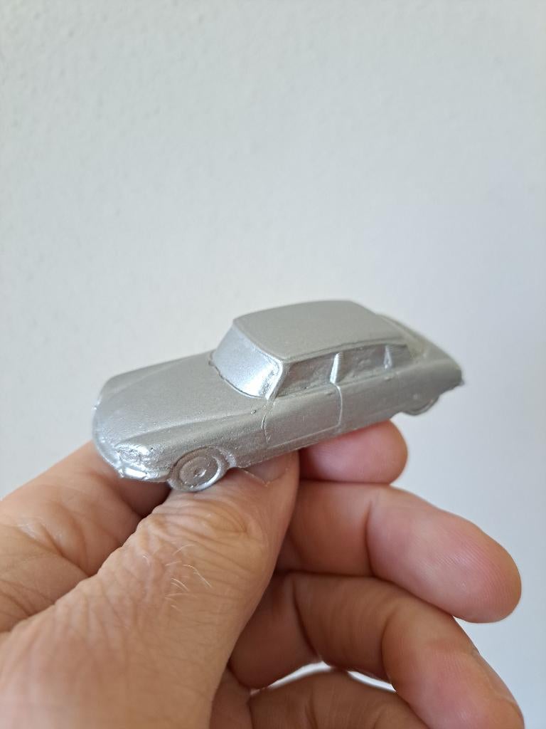Citroen DS 21 gietmodel, keramiek 8x3x2.5cm, Ophalen of Verzenden, Nieuw, Auto