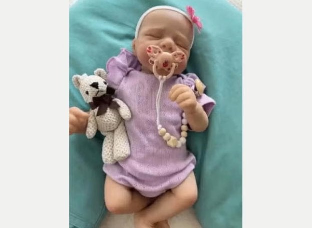 Realistische baby pop levensecht Pascale paars (49cm), Ophalen of Verzenden, Nieuw, Pop