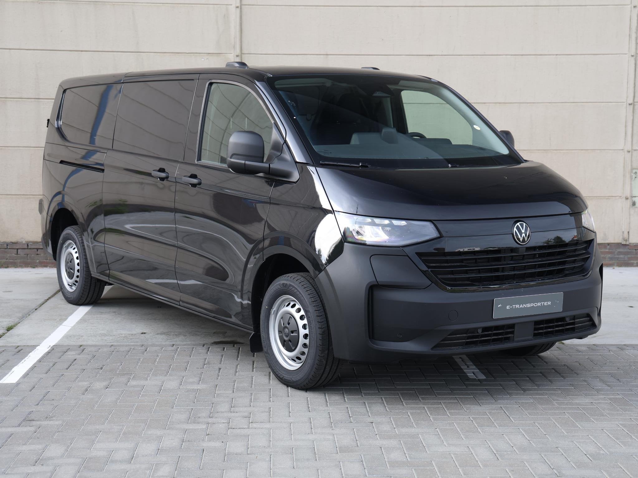 Volkswagen e-Transporter L2 71 kWh 136PK | Navigatie via App, Auto's, Bestelauto's, Automaat, Zwart, 71 kWh, Volkswagen