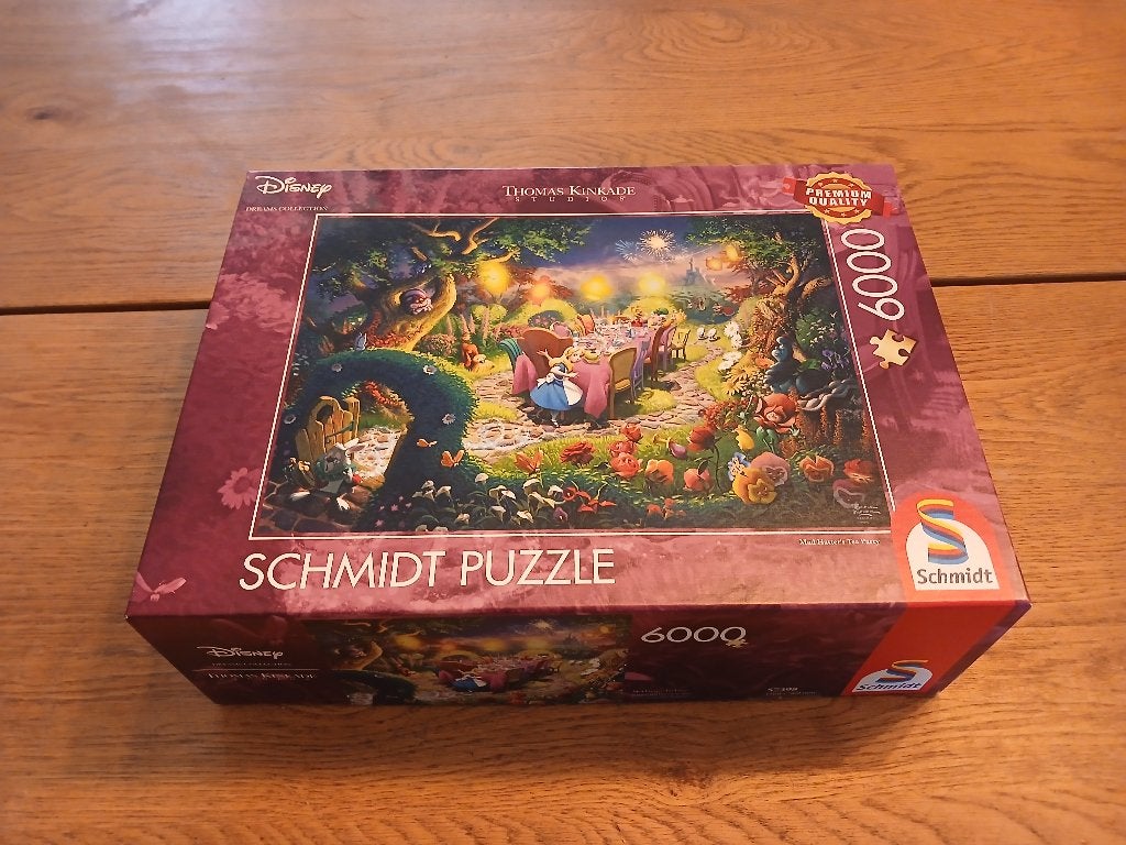 Puzzel Alice in Wonderland Mad Hatters Teaparty , 6000 st., Hobby en Vrije tijd, Ophalen, Zo goed als nieuw