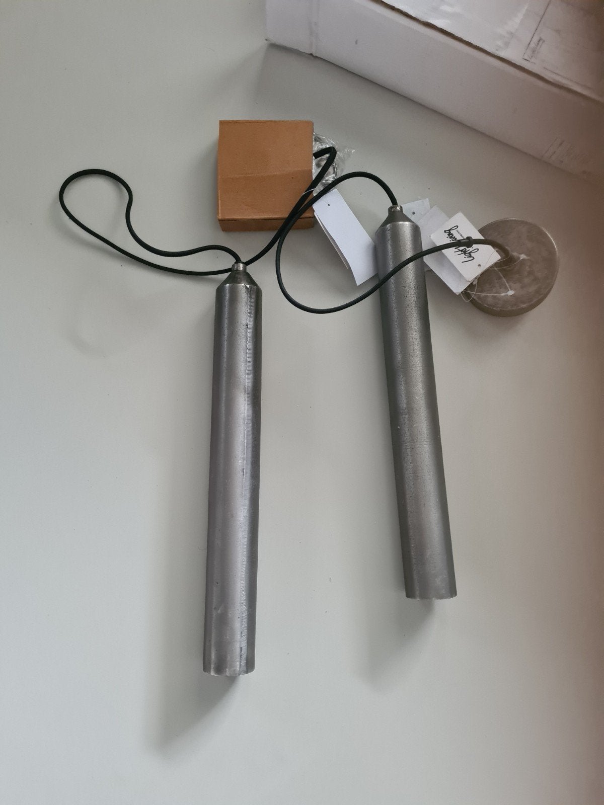 Set van 2 Light & Living DAMI hanglampen – Dark Raw Nickel, Ophalen, E27 (groot), Zo goed als nieuw, Metaal