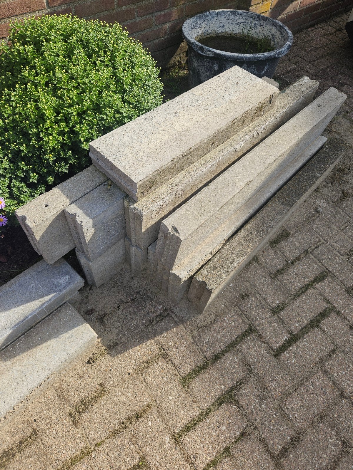 10 opsluitbanden beton te koop, Tuin en Terras, Ophalen, Gebruikt, Overige typen, Minder dan 5 m²