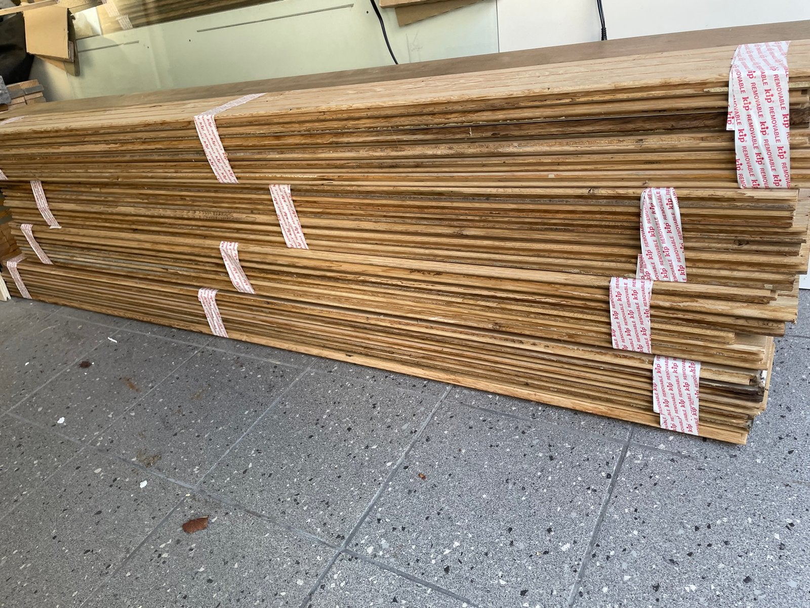 Gebruikte eiken planken - Ideaal voor diverse projecten, Doe-het-zelf en Verbouw, Hout en Planken, Geïmpregneerd, Gebruikt, 25 tot 50 mm