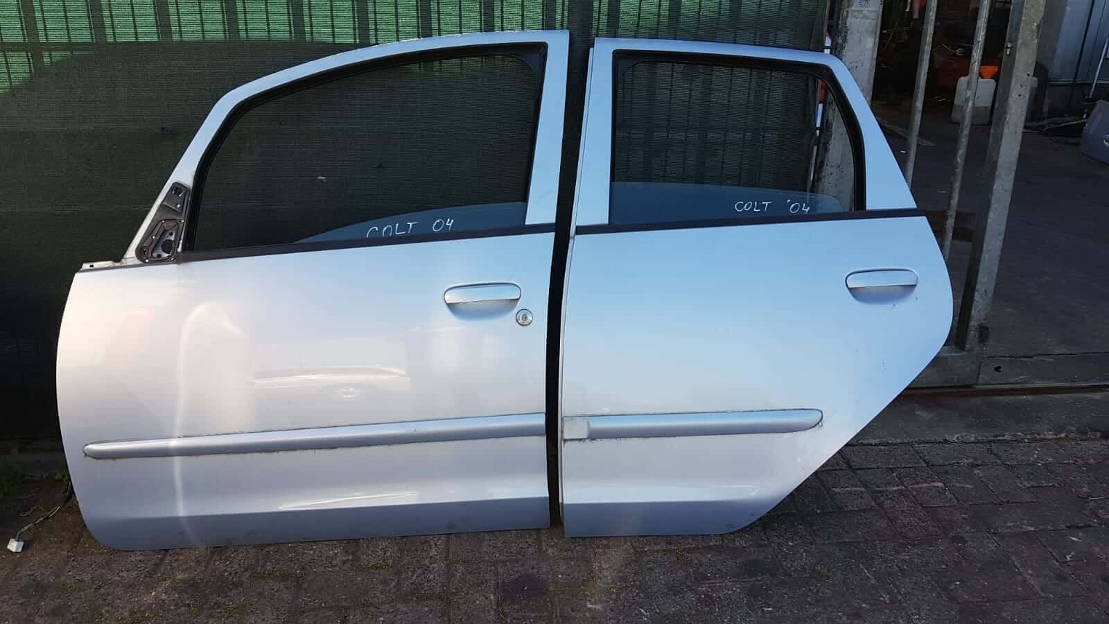 Mitsubishi colt portieren lv+la bj 2004, Gebruikt, -, Deur, -