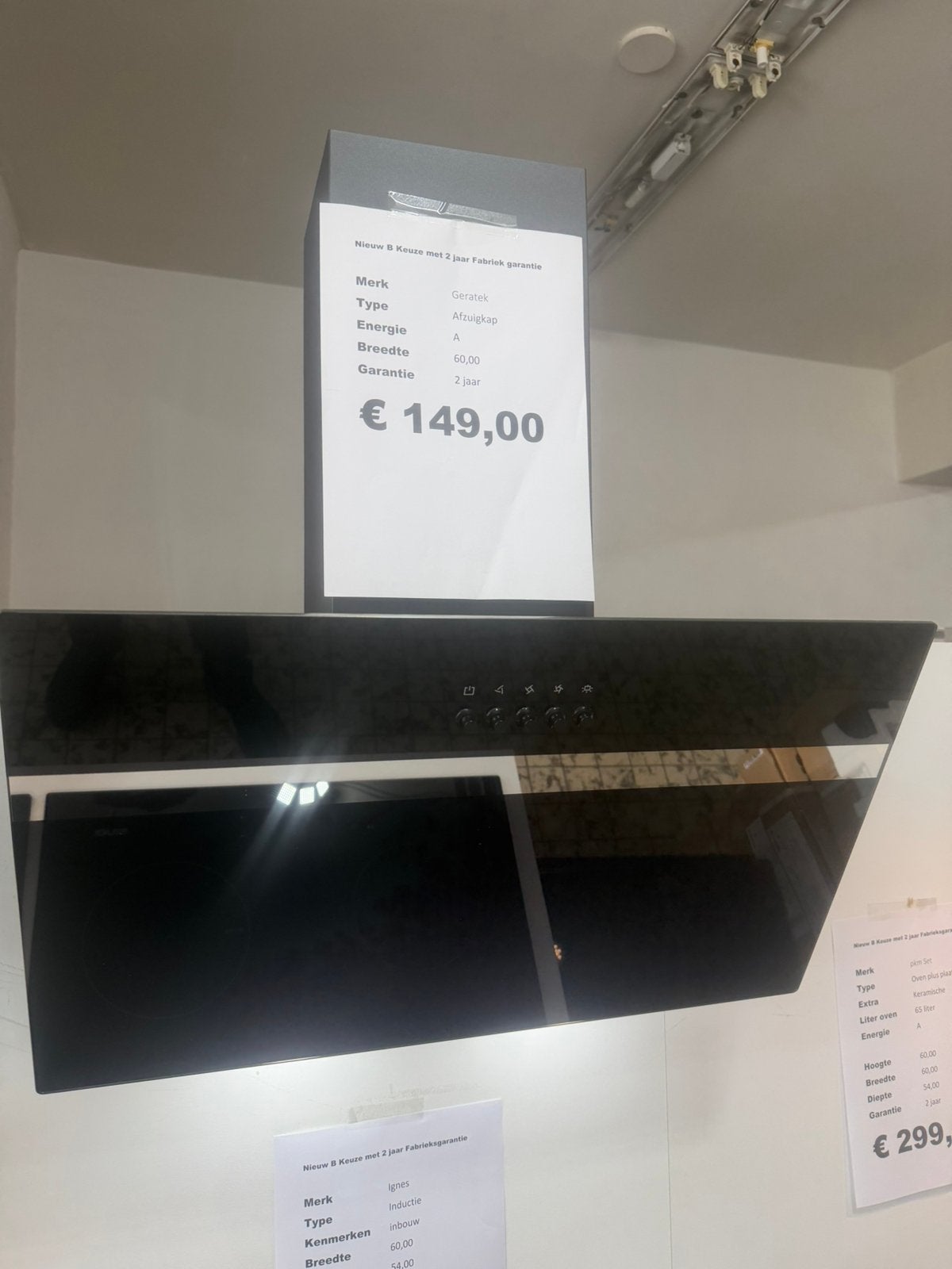 Zwarte afzuigkap 60cm breed met koolstoffilters nieuw