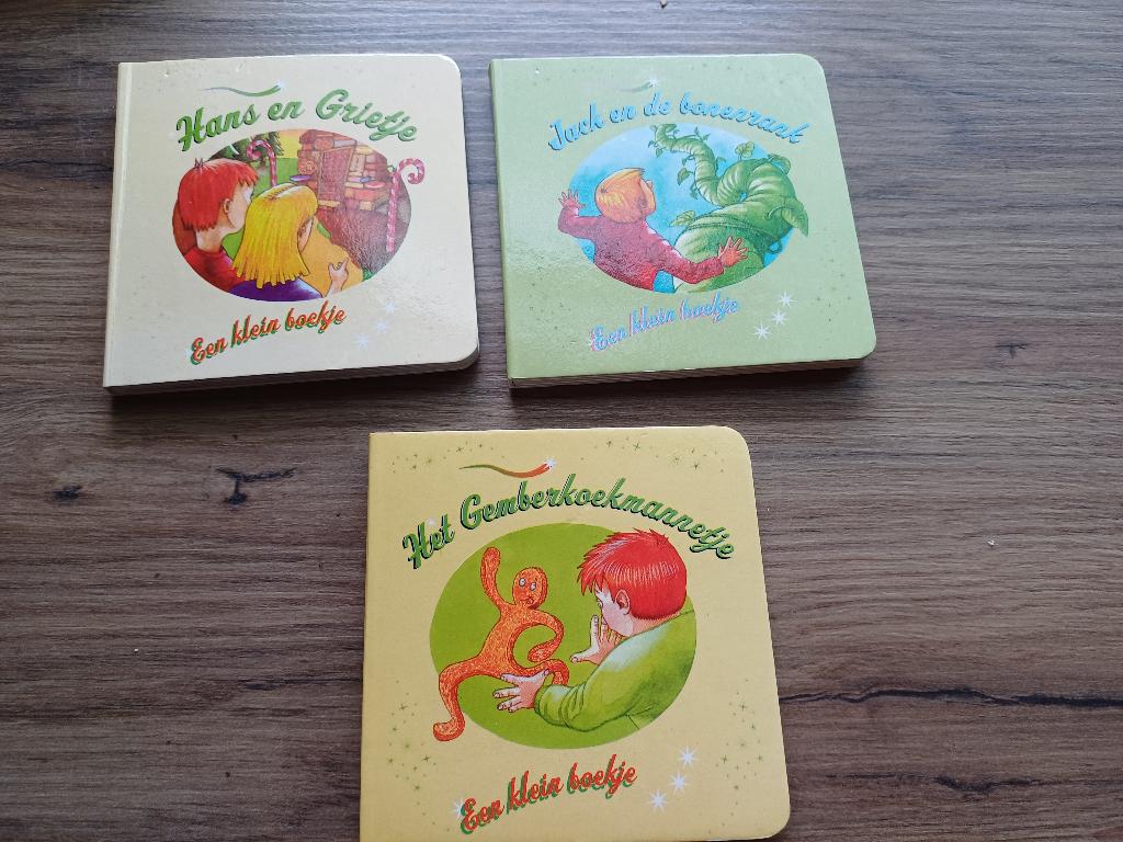 3 kleine kartonnen boekjes, Boeken, Ophalen of Verzenden, Gelezen