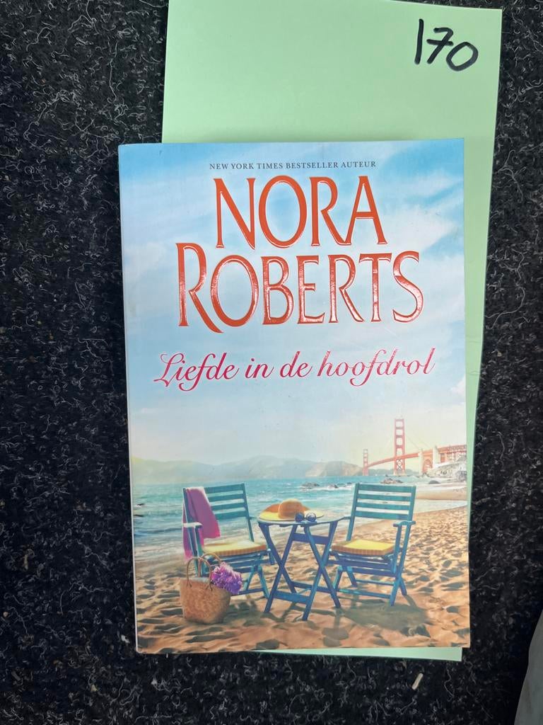 Nora Roberts - Liefde in de hoofdrol, Ophalen of Verzenden, Zo goed als nieuw, Nederland