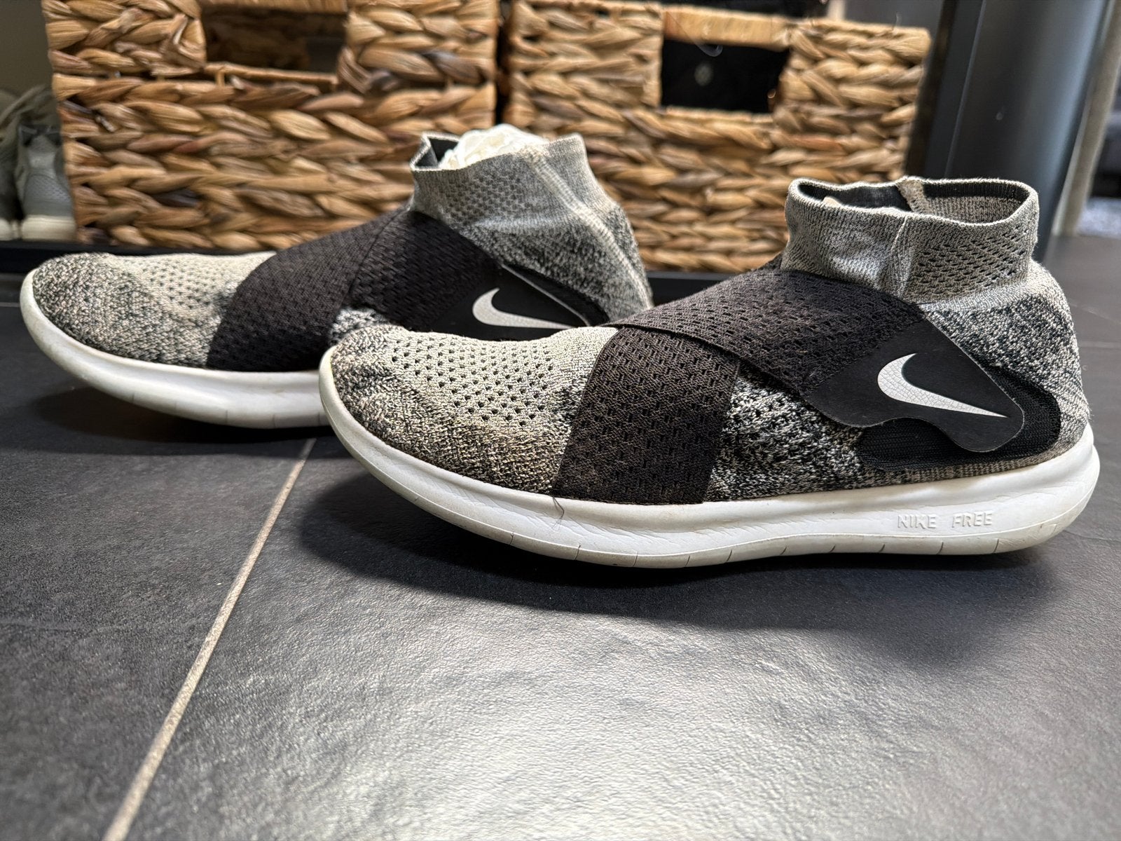 Nike Free RN Motion Flyknit 2017 - Grijs/Zwart, Zwart, Ophalen of Verzenden, Sneakers of Gympen, Zo goed als nieuw