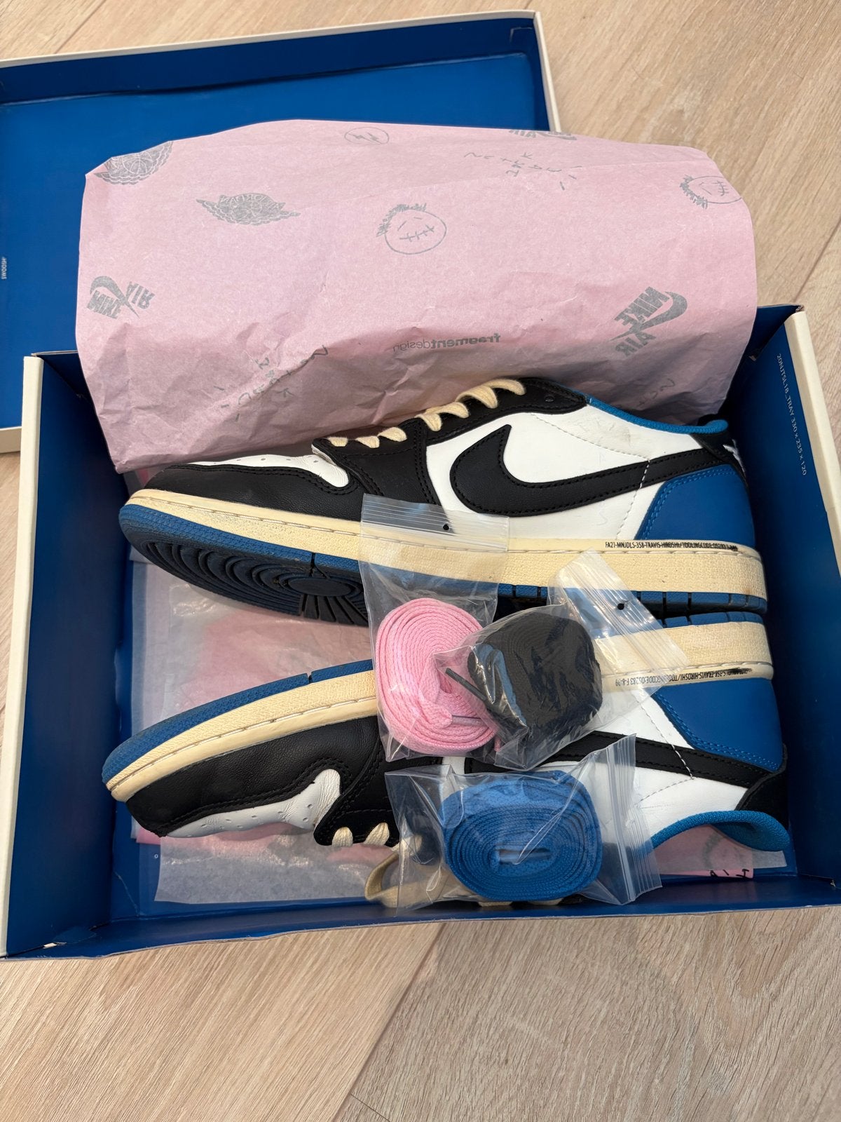 Jordan 1 Low Travis Scott - Maat 43, Overige kleuren, Ophalen of Verzenden, Sneakers of Gympen, Zo goed als nieuw