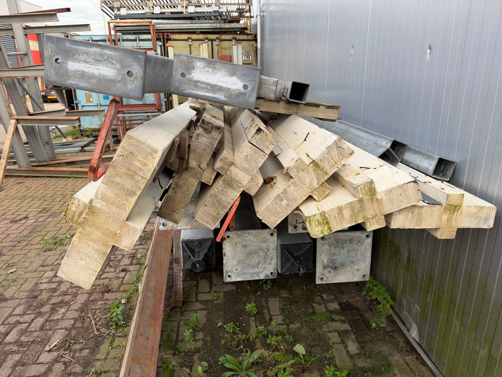 6 grote houten balken - houten spanten te koop aangeboden, Ophalen, Gebruikt, Balk, Overige houtsoorten