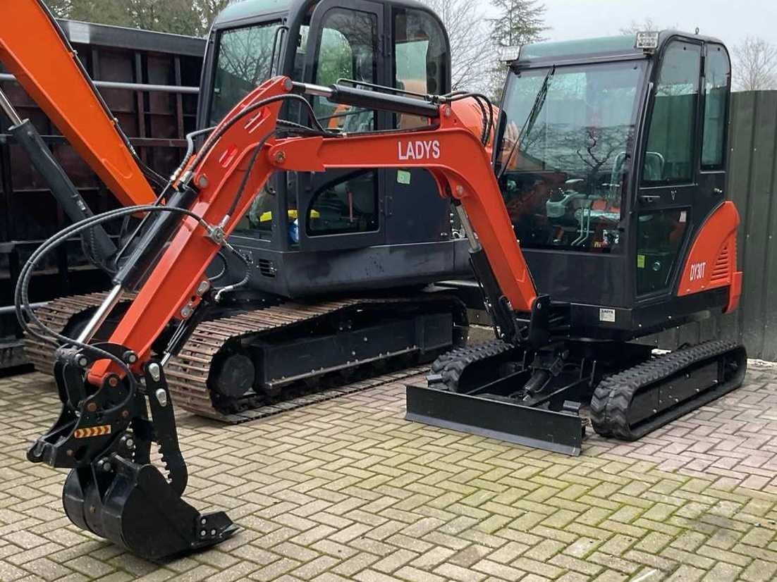 2025 - LADYS DY30T Kubota Motor, Zakelijke goederen, Graaflaadcombinatie