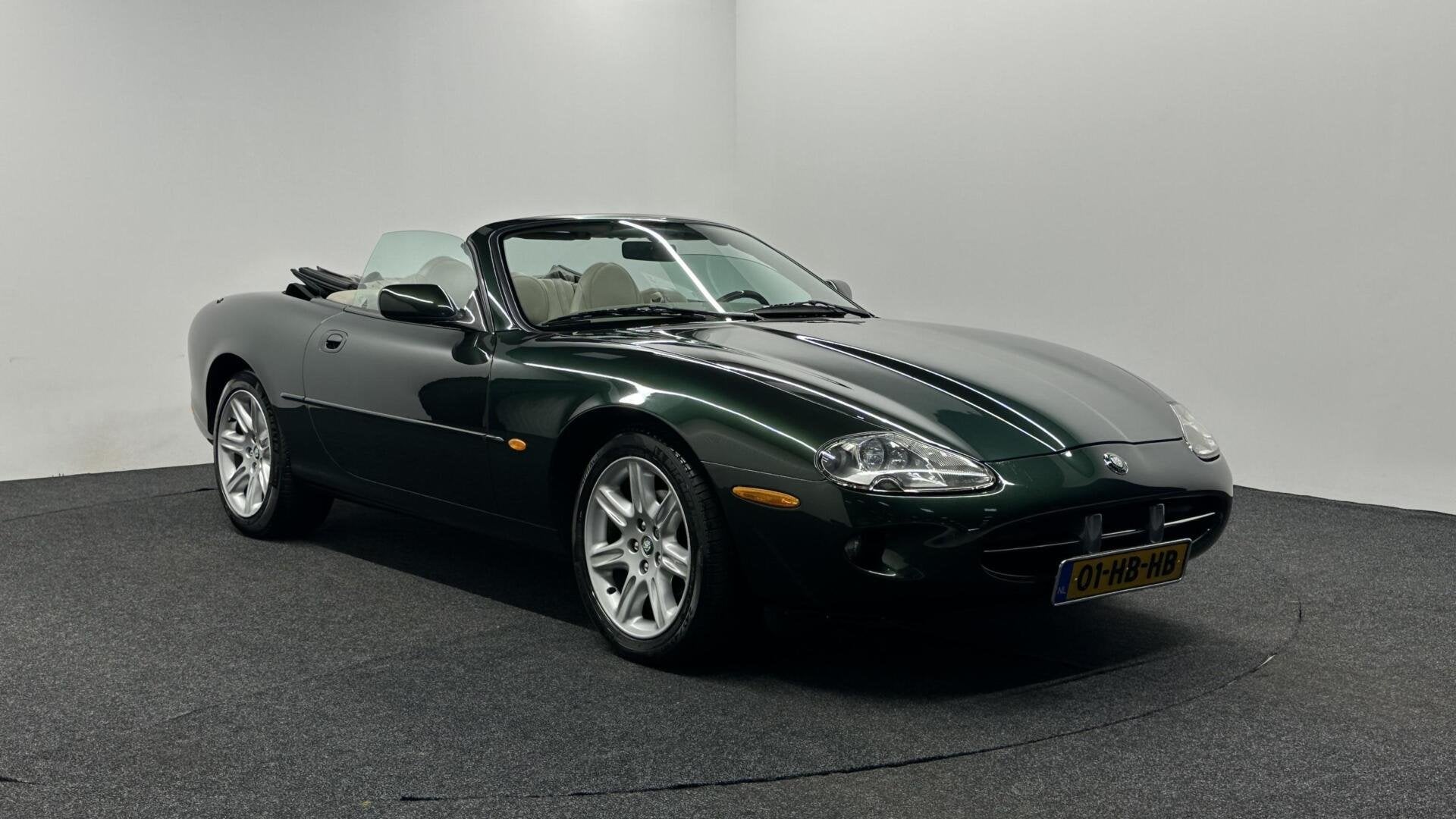 Jaguar XK8 4.0 V8 Convertible LEER ECC CRUISE STOELVERWARMIN, Achterwielaandrijving, Gebruikt, 4 stoelen, Leder