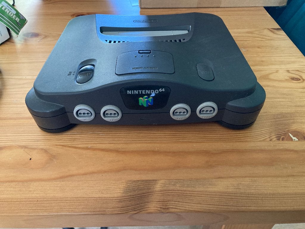 Complete Nintendo 64-console met 3 controllers en 8 spellen, Ophalen of Verzenden, Gebruikt, Met 3 controllers of meer, Met games