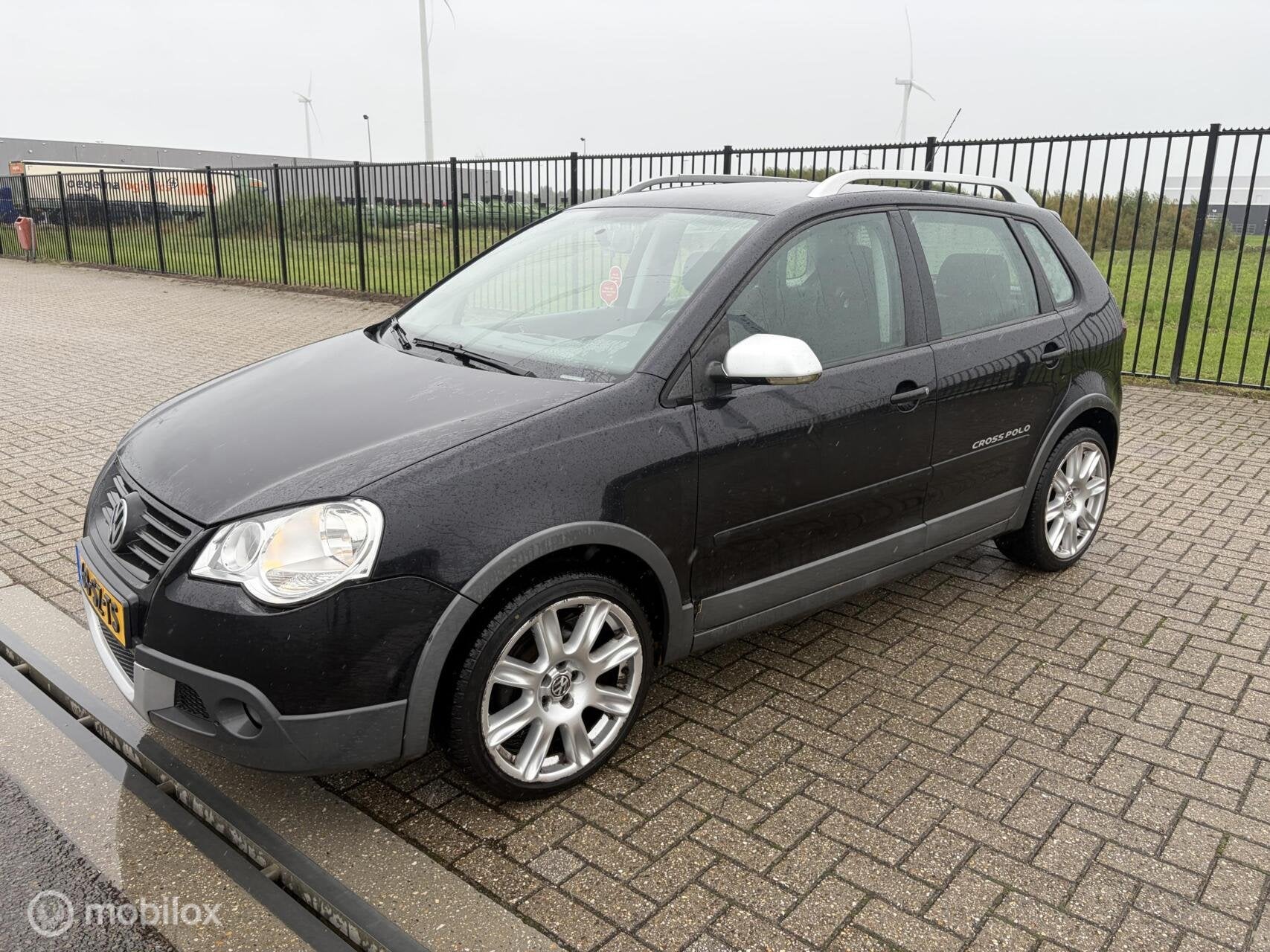 Volkswagen Polo 1.4-16V Cross, Voorwielaandrijving, Gebruikt, 1072 kg, Zwart