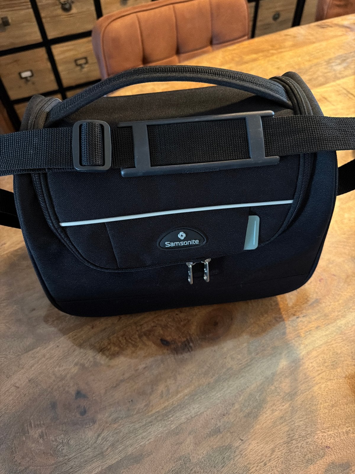 Samsonite Beautycase - Nieuwstaat met slotje, Sieraden, Tassen en Uiterlijk, Softcase, Zwart, Nieuw, Ophalen of Verzenden