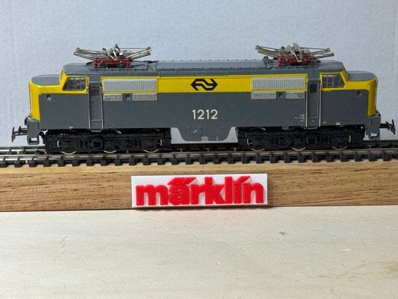Märklin NS1212 - 3055 loc - MFX decoder en nieuwe motor, Hobby en Vrije tijd, Modeltreinen | H0, Ophalen, Wisselstroom, Gebruikt