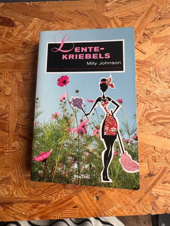 Lentekriebels - Milly Johnson (roman), Boeken, Ophalen of Verzenden, Gelezen