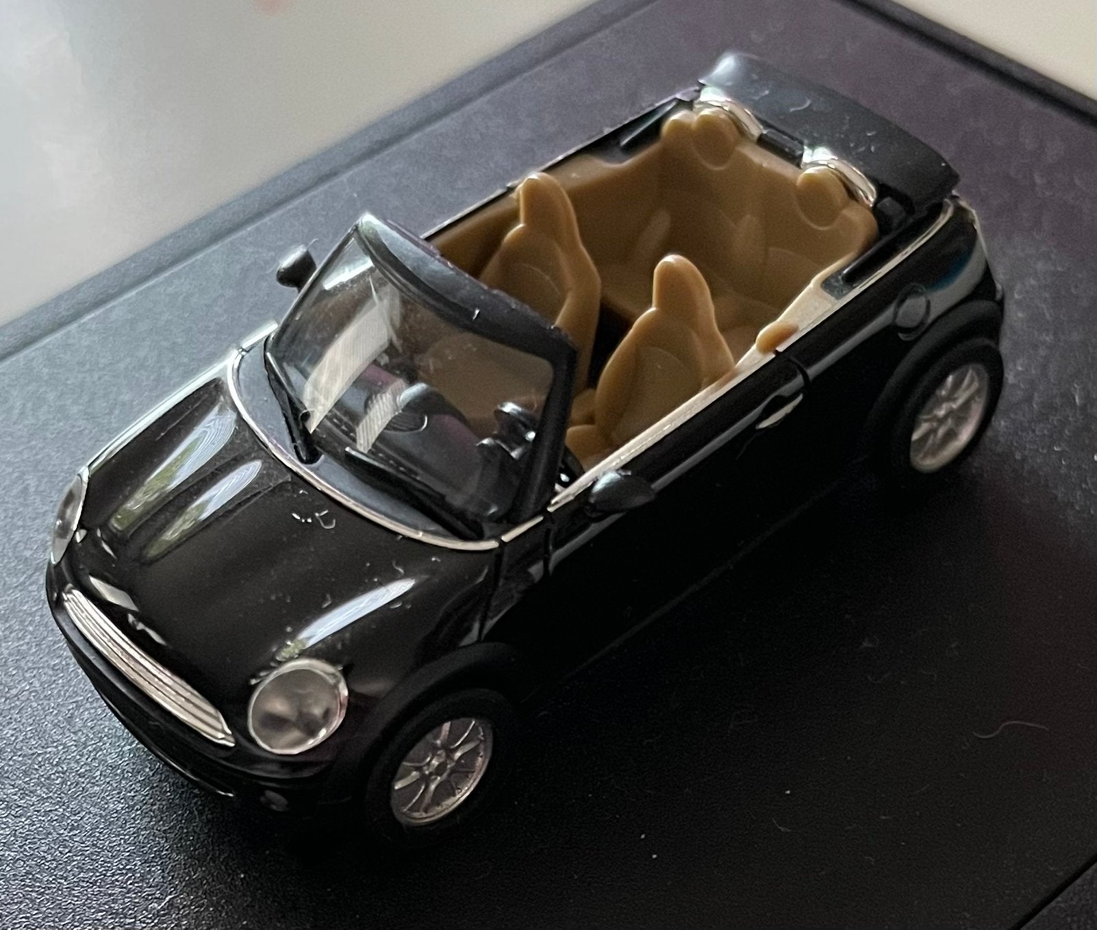 Mini Cooper cabrio 1:87 met prachtige display/opbergbox, Hobby en Vrije tijd, Ophalen of Verzenden, Zo goed als nieuw, Auto, Overige merken