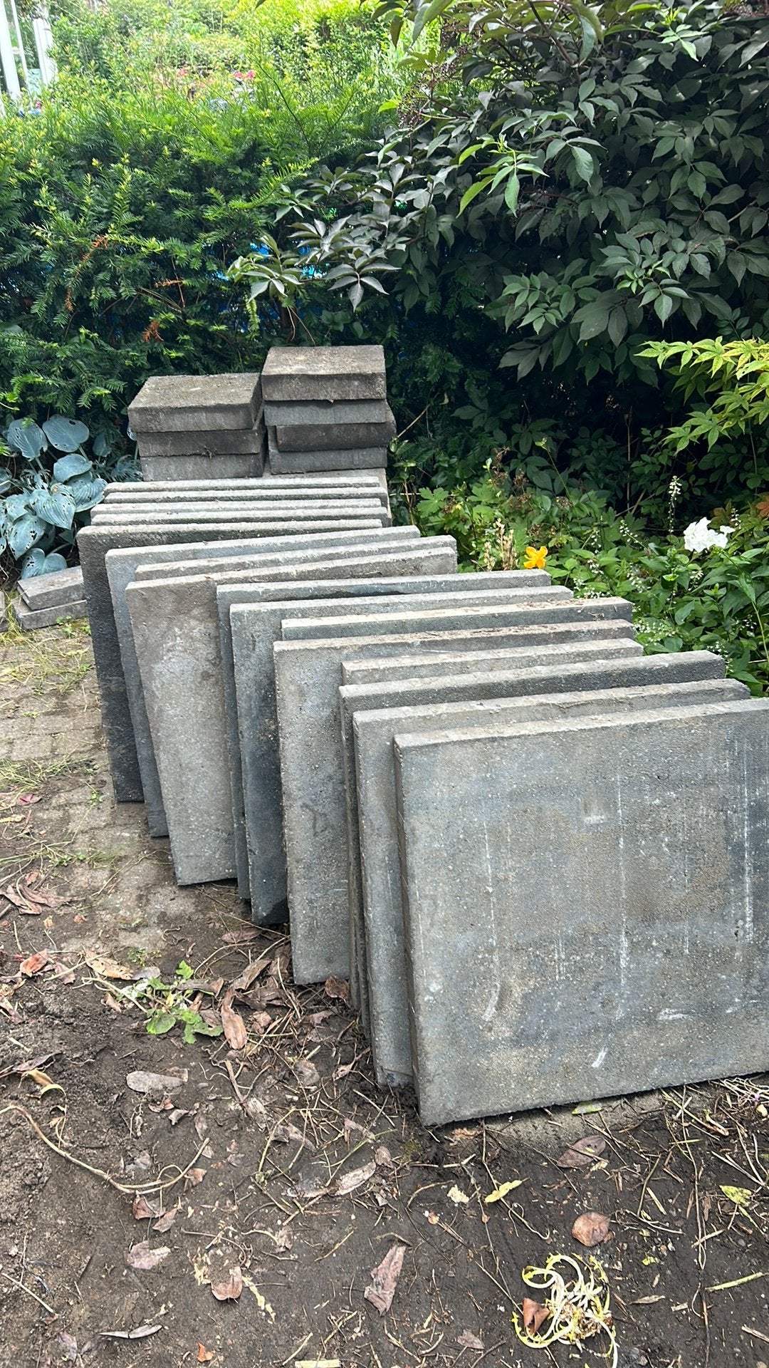 GRATIS betonnen buitentegels (utrecht), Tuin en Terras, Ophalen, Gebruikt, Beton, Klinkers
