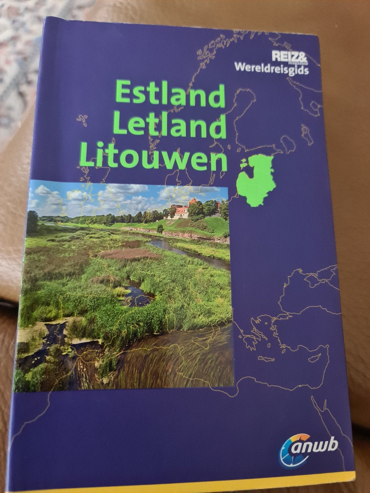 ANWB Wereldreisgids Estland Letland Litouwen, Europa, Ophalen of Verzenden, Zo goed als nieuw, Reisgids of -boek
