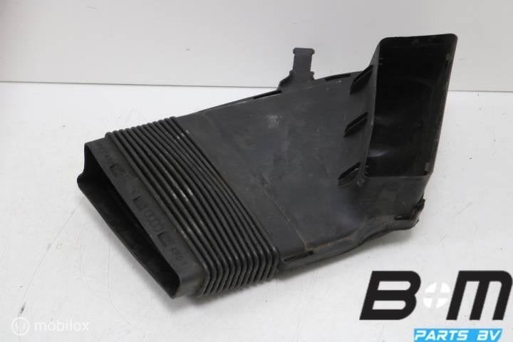 Luchtgeleiding inlaatspruitstuk Audi A4 B7 BGB 8E0129617D, Gebruikt